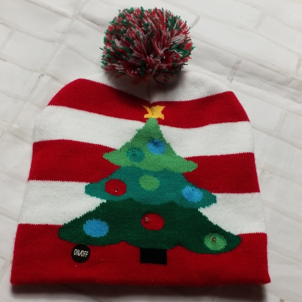 BEAUTIFUL CHRISTMA HAT ONE SIZE WITH LIGHT NWOT